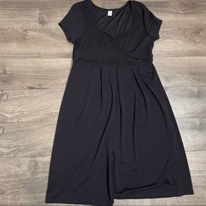 Old Navy Black Maternity Short Sleeve Dress - Size Medium